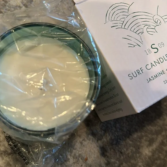Free People Surf Candle Jasmine Coconut - Picture 6 of 7